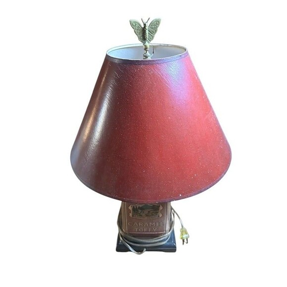 Slade's Caramel Toffy Tin Vintage Table Lamp Corded Electric with Red Shade - Picture 1 of 6